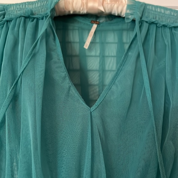 Free people Twyla top smocked %100 Nylon sheer blouse like new!!! - Picture 3 of 13